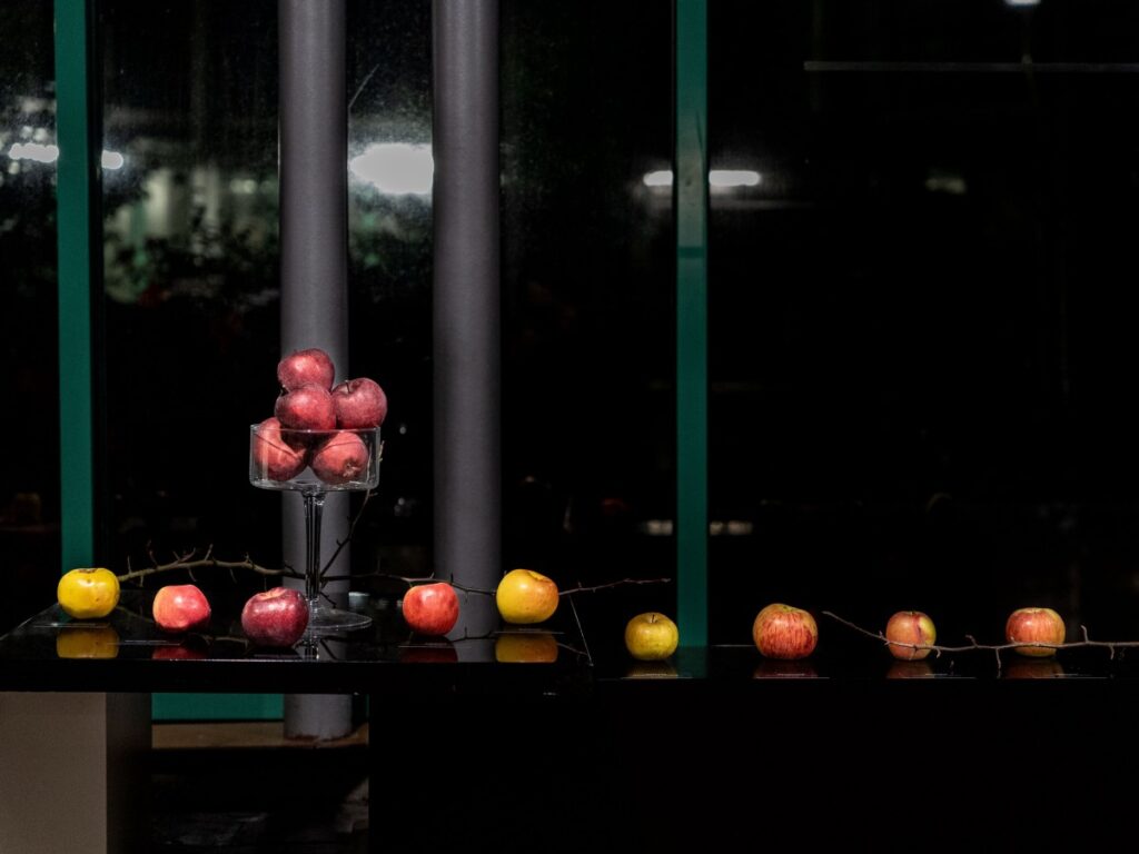 A spectrum of varieties at the exhibition Apples with a story